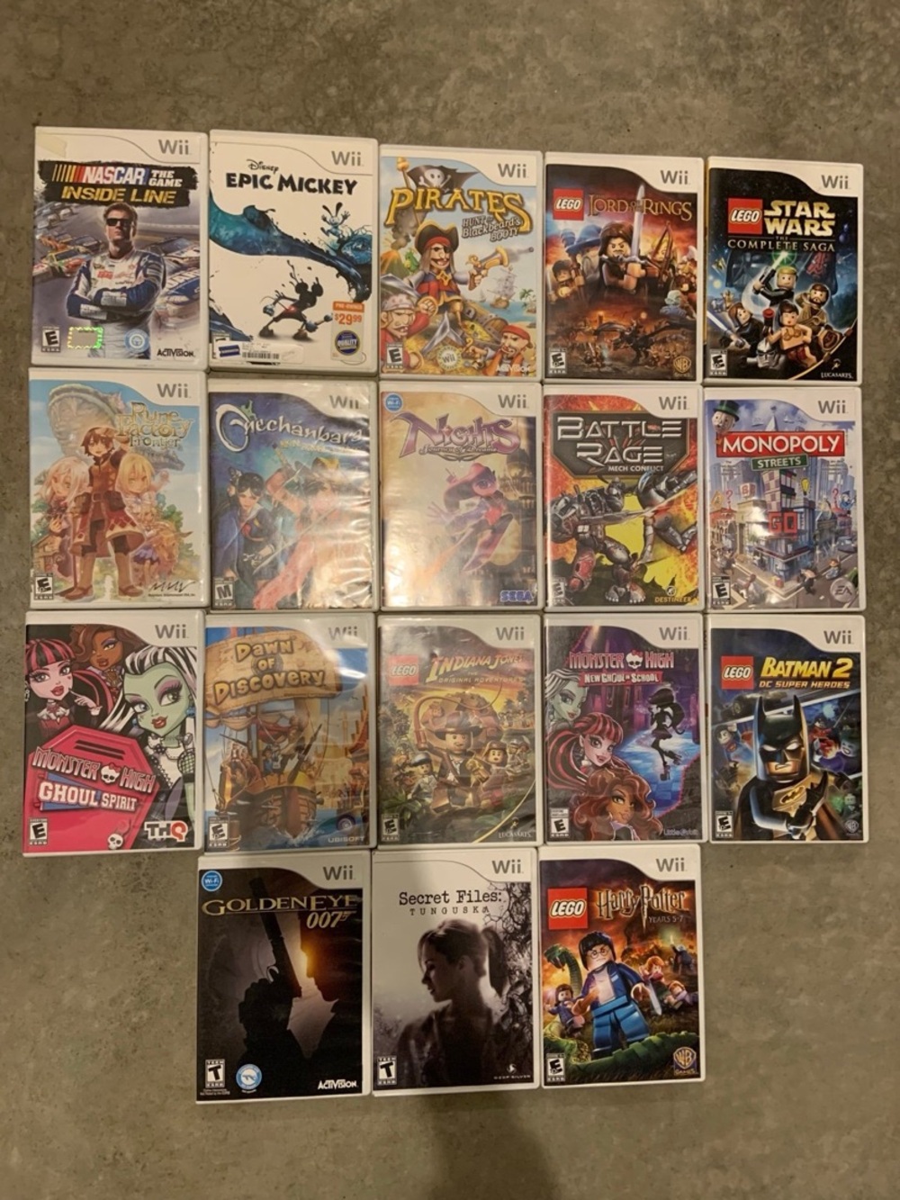 Lot of Nintendo Wii Empty Game Cases